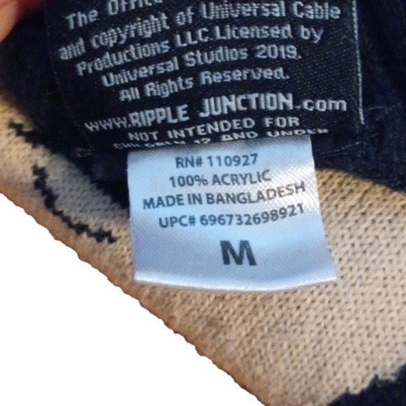 The Office Christmas sweater.Size medium.  Great used condition. - Picture 7 of 8